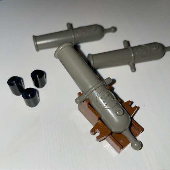 LEGO Vintage Weapon Cannon Non Shooting 518 and Cannon Base 2527 w Munitions - Picture 8 of 9